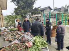 <b>的细节问题现场指点整改</b>